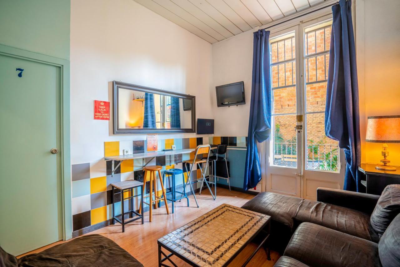 Casa Barcelo Hostel Барселона Экстерьер фото