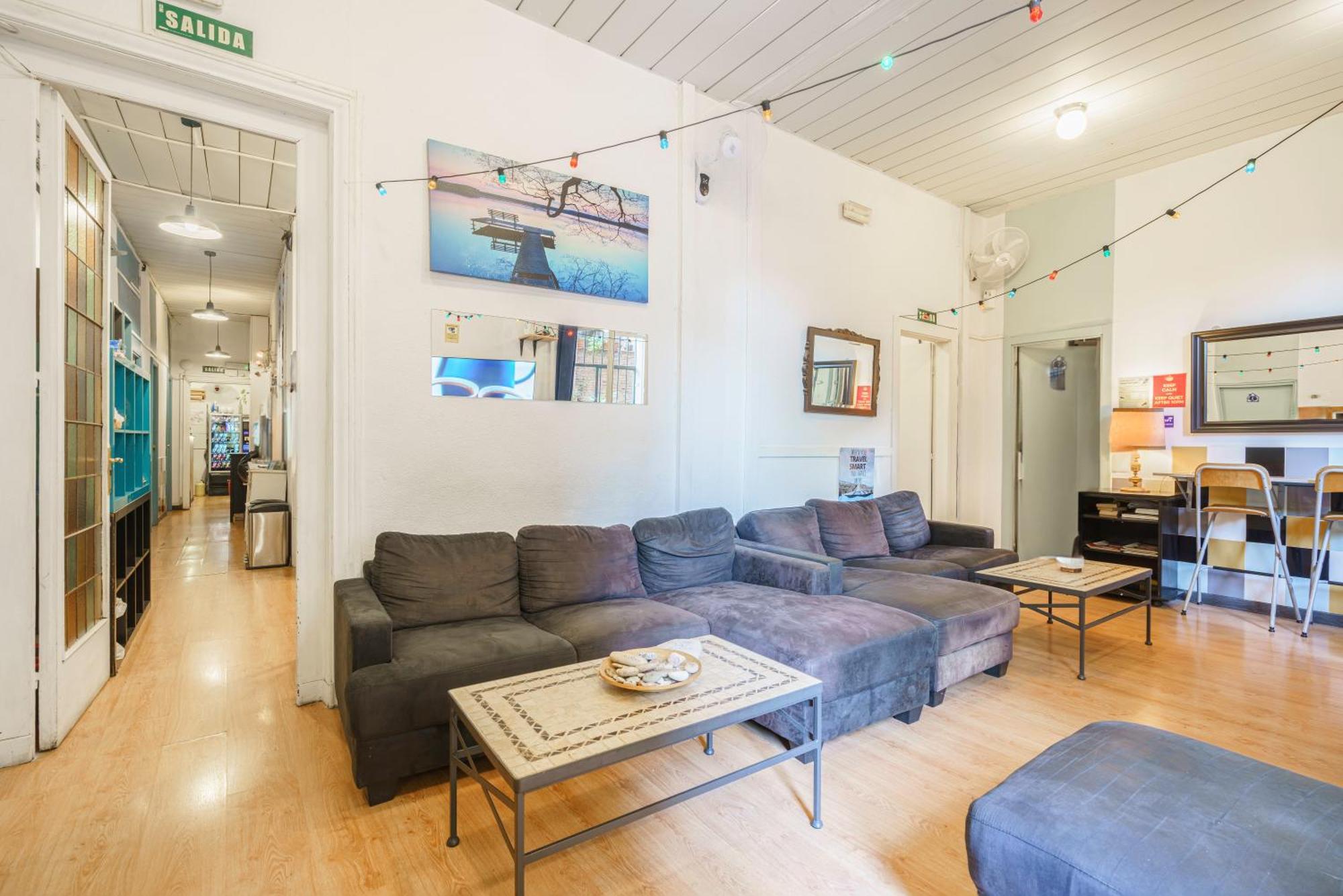 Casa Barcelo Hostel Барселона Экстерьер фото