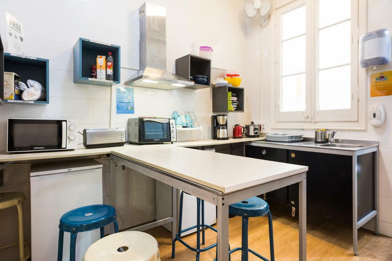 Casa Barcelo Hostel Барселона Экстерьер фото